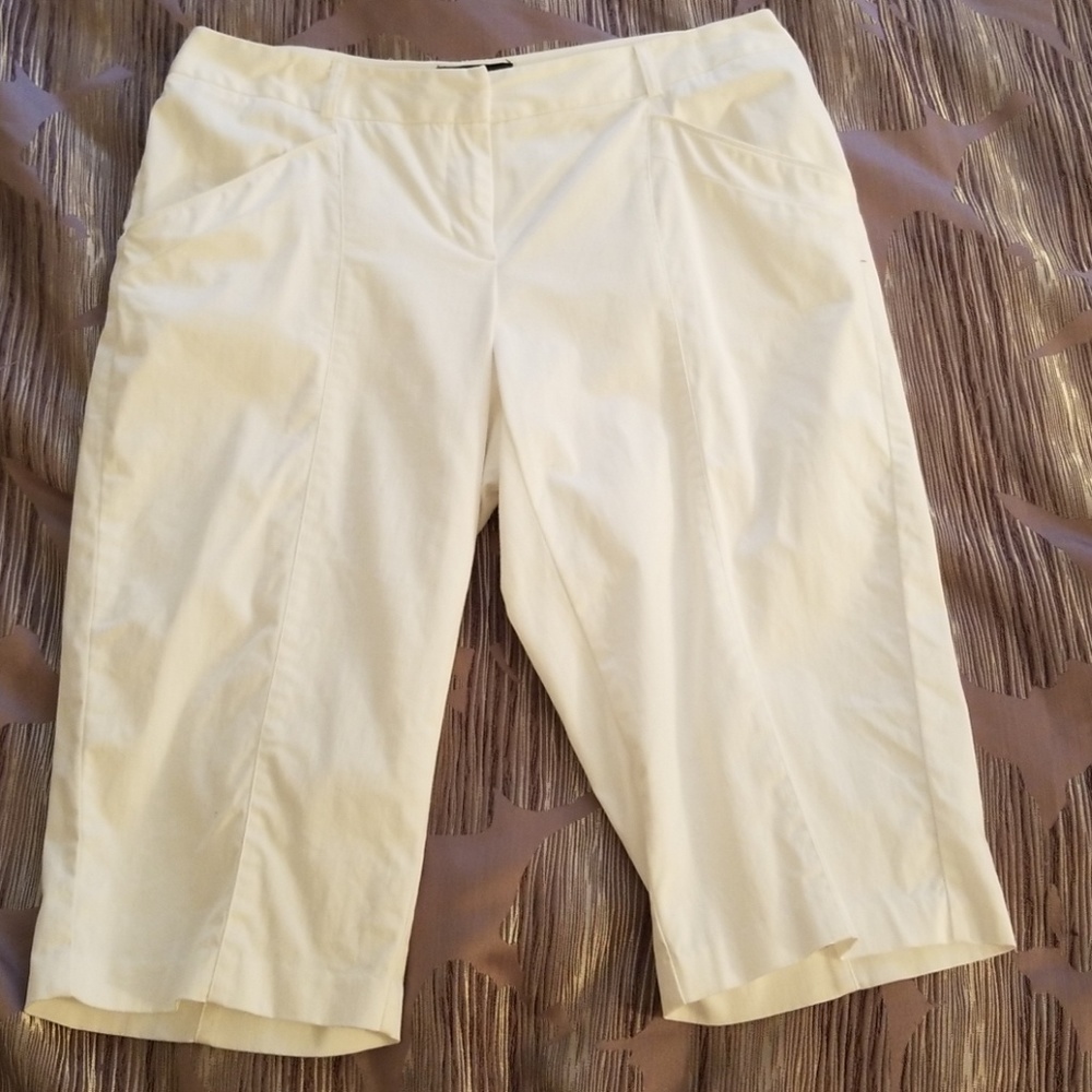 White Capri Pants Size 16